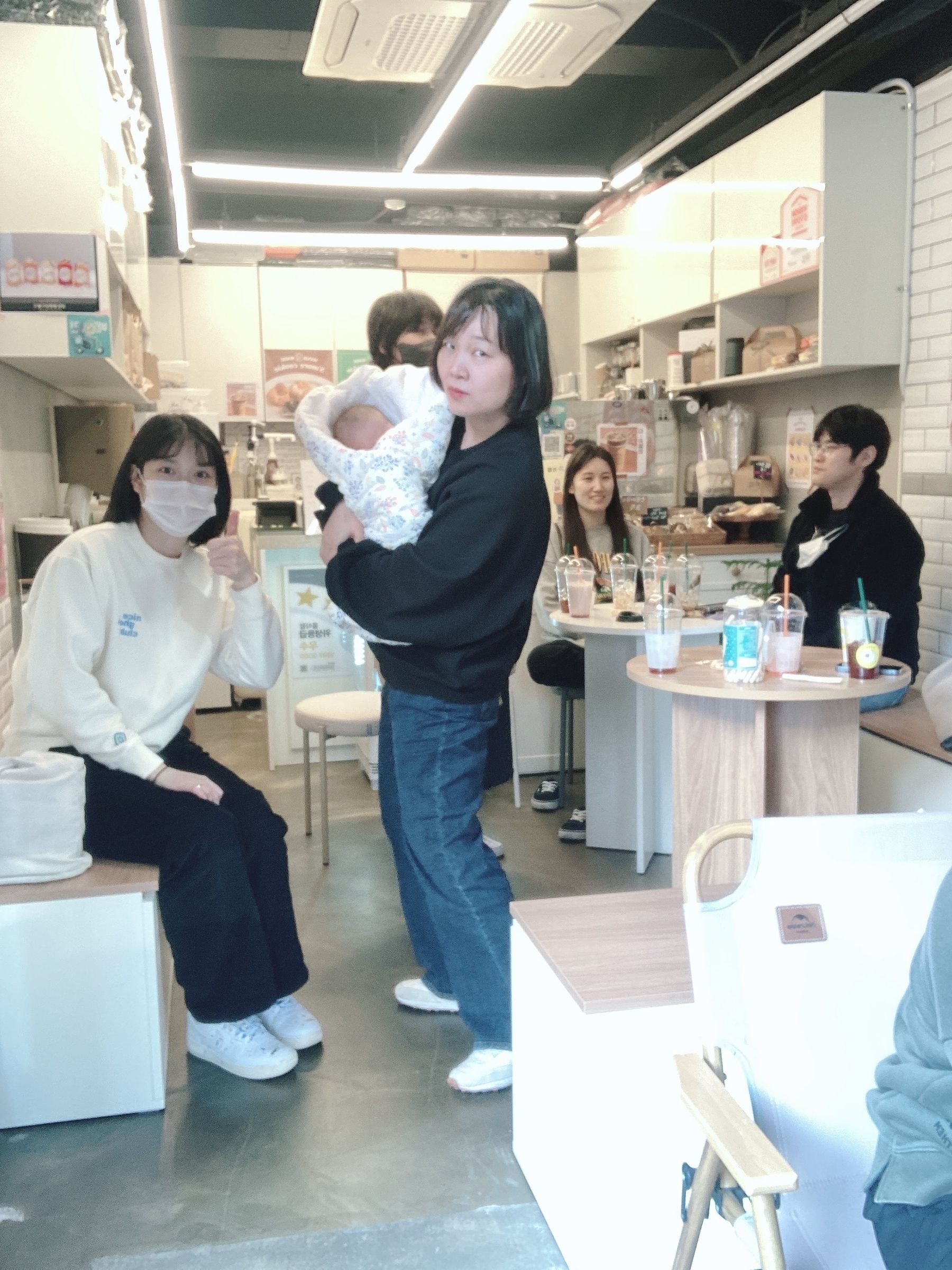 청년 A,B,C,D셀 단체 아웃팅
