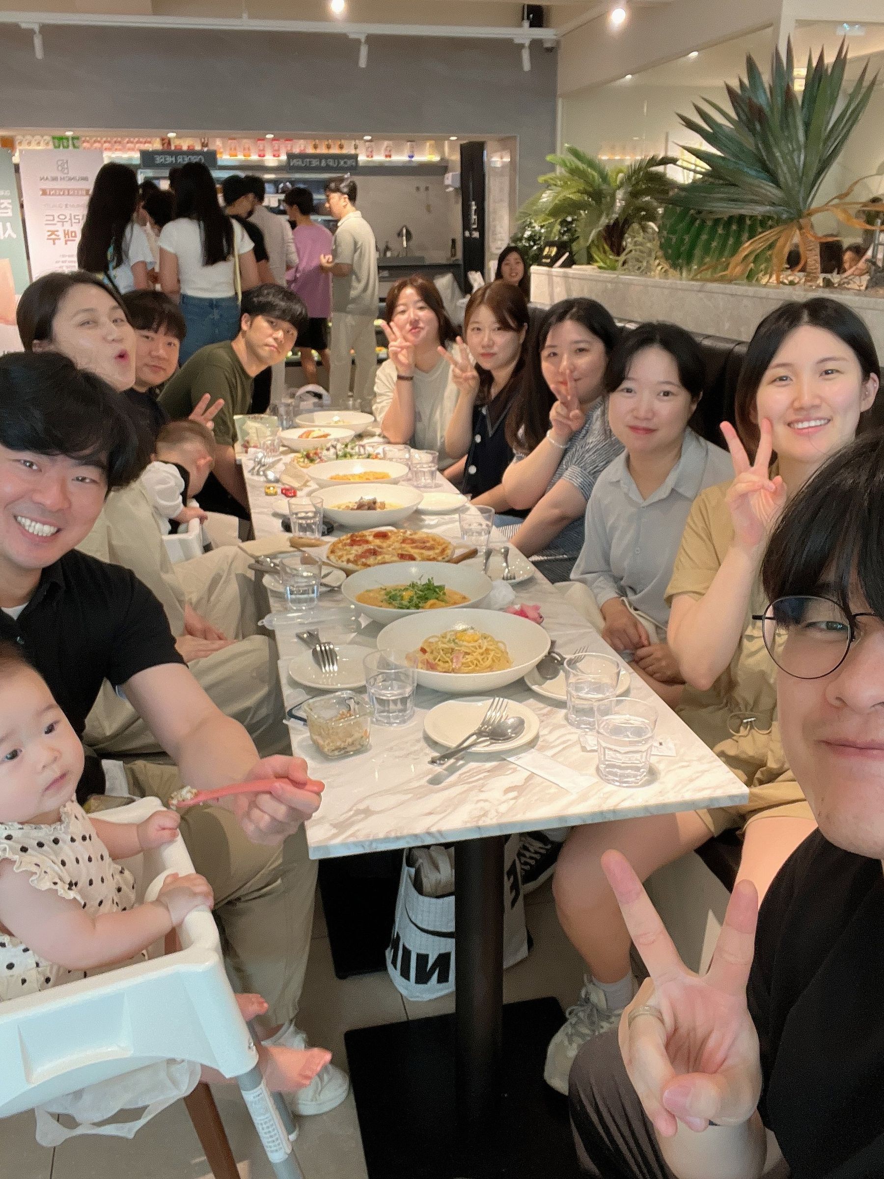 청년 D셀 끝나지 않은 아웃팅