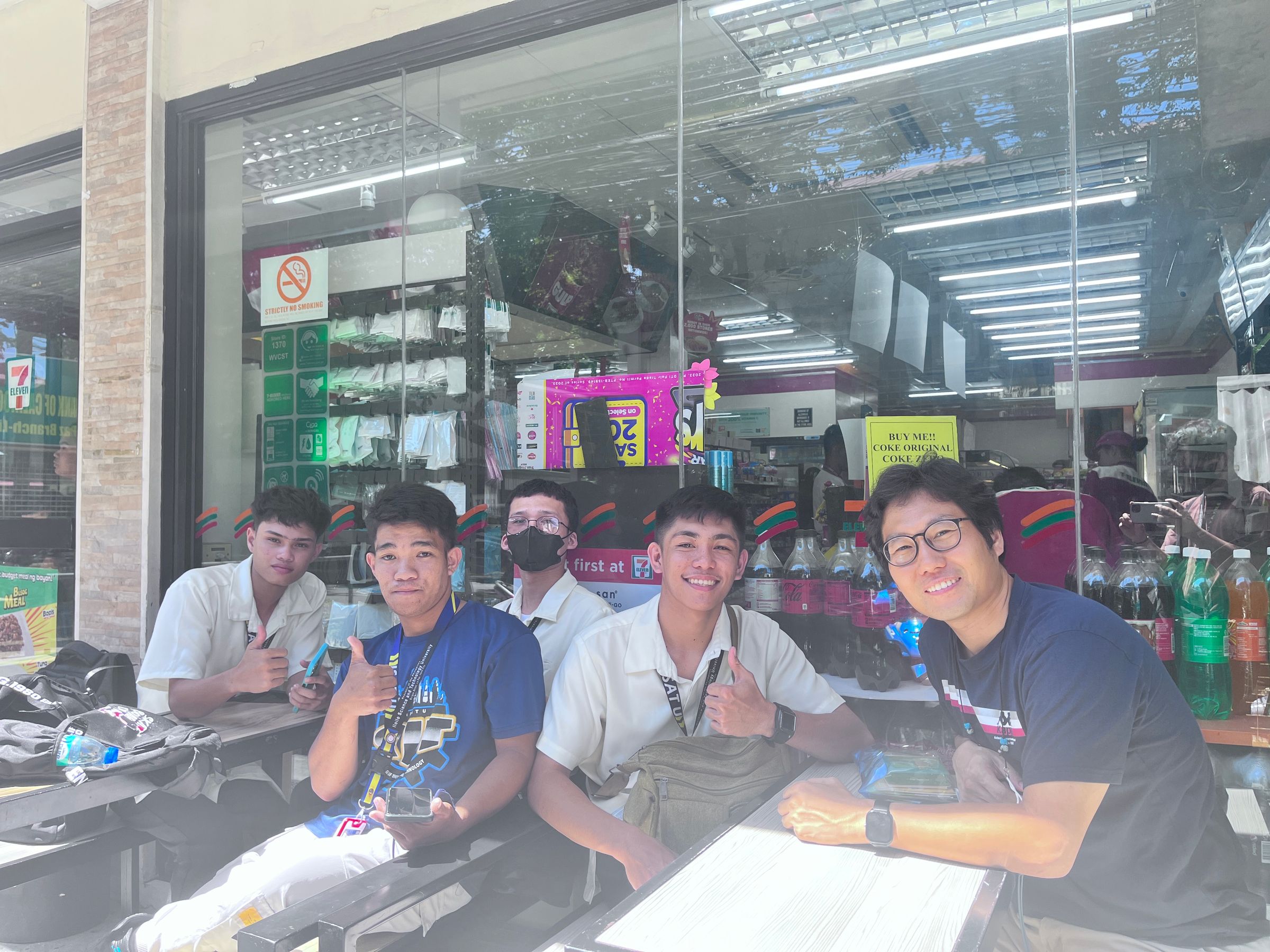 8월 일로일로 스토리